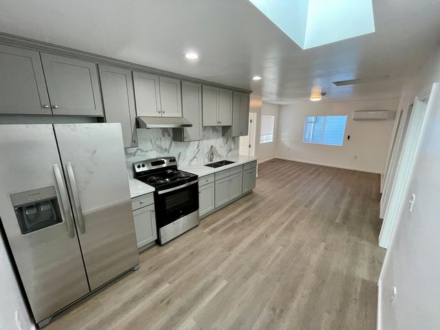 3220 Elmwood Ave, Oakland, CA 94601