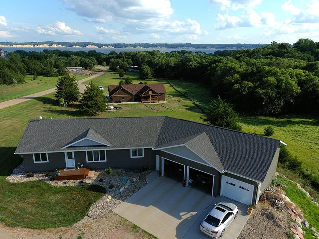 139 Baycliffe Dr, Yankton, SD 57078 Trulia