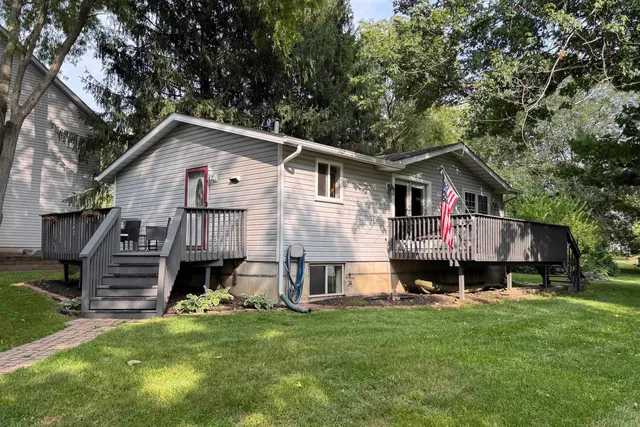 103 Stanford Way NE, Poplar Grove, IL 61065