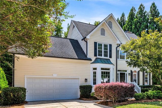 513 Willowview Dr, Greensboro, NC 27455