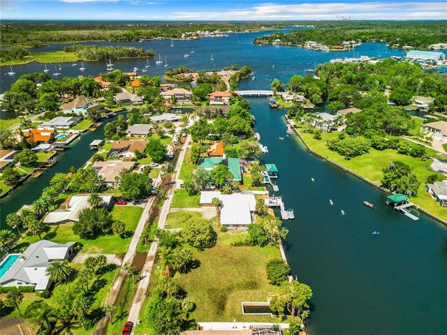 Address Not Disclosed, Crystal River, FL 34429