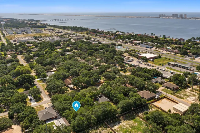 Avenida De Sol, Navarre, FL 32566