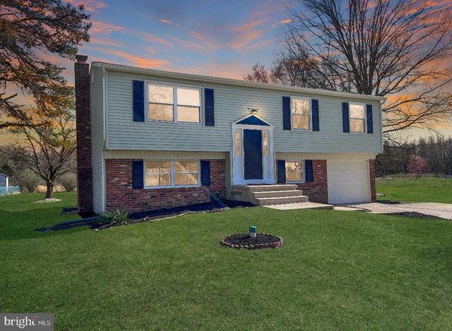 90 Coachman Dr, Bordentown, NJ 08505