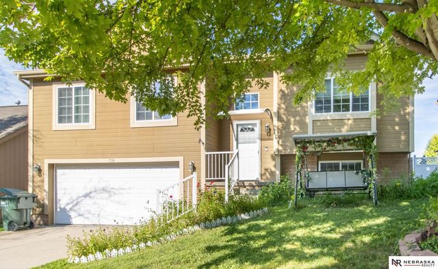7516 N  73rd Ave, Omaha, NE 68122
