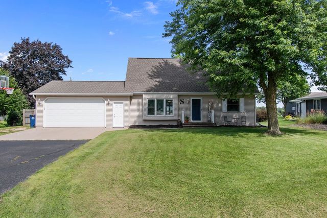 N2464 Joan St, Greenville, WI 54942