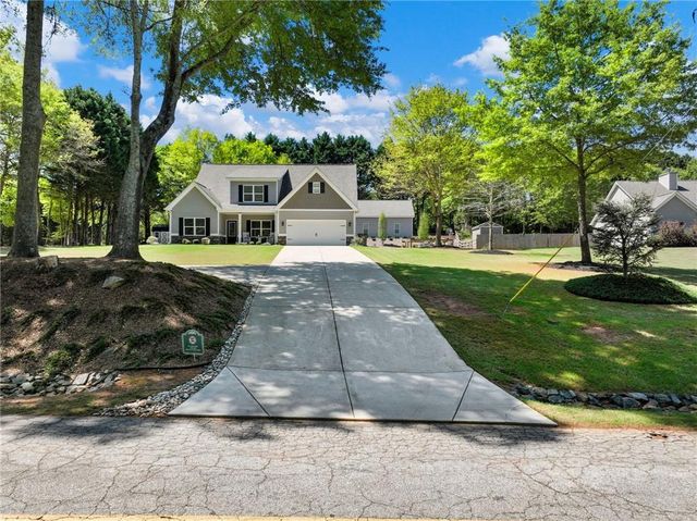 838 Old Thompson Mill Rd, Winder, GA 30680