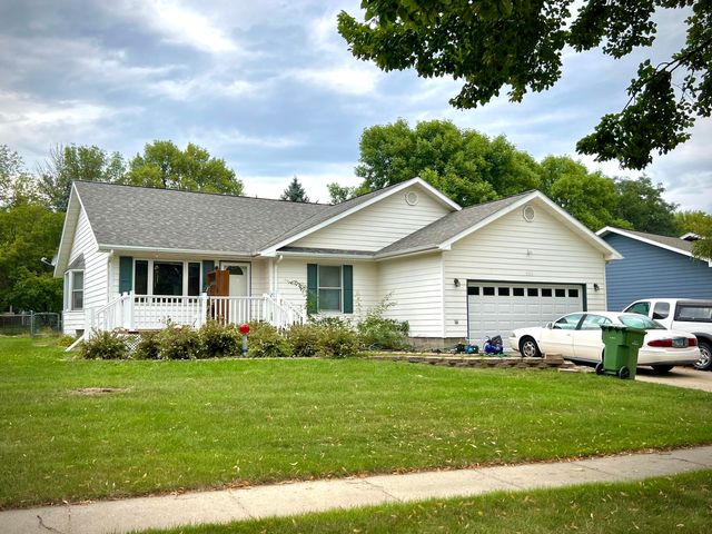 636 Park Ave, Brookings, SD 57006