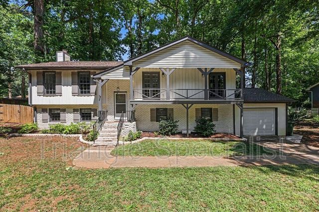 1012 Askham Dr, Cary, NC 27511
