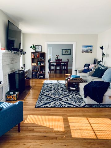 23-25 Bretton Rd #2, West Hartford, CT 06119