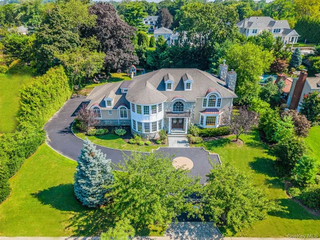 117 Crabapple Road, Manhasset, NY 11030