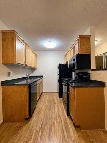 1480 Randolph Ave #318, Saint Paul, MN 55105