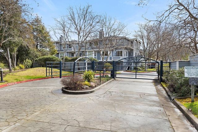 1 Gable Ct, San Rafael, CA 94903