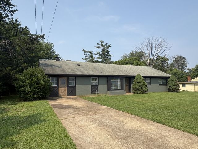 499 Greenwell Ct, Lynchburg, VA 24502