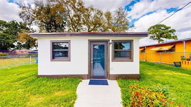 2013 NW 153rd St, Miami Gardens, FL 33054