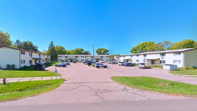 340 Streeter Dr #G-3, North Sioux City, SD 57049