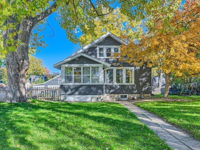 1010 Cherokee Ave, West Saint Paul, MN 55118