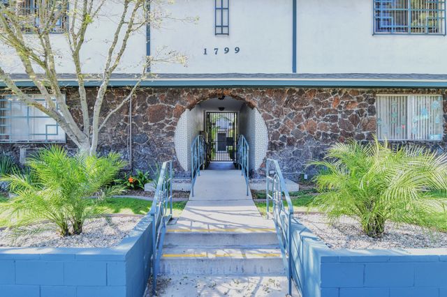1799 N  Hollywood Way #J, Burbank, CA 91505
