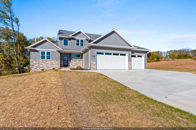 3096 S SANDSTONE COURT, Green Bay, WI 54313