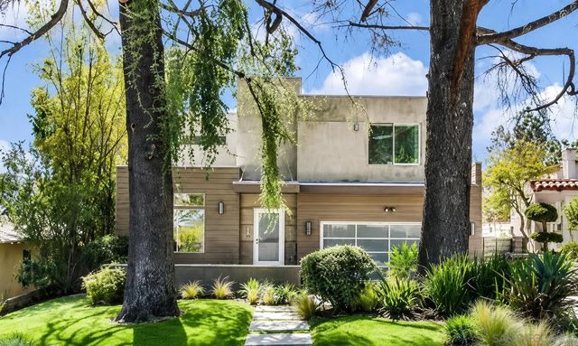 1306 Salisbury Rd, La Canada Flintridge, CA 91011