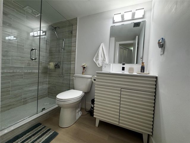 19 Abbey Ln #108, Delray Beach, FL 33446