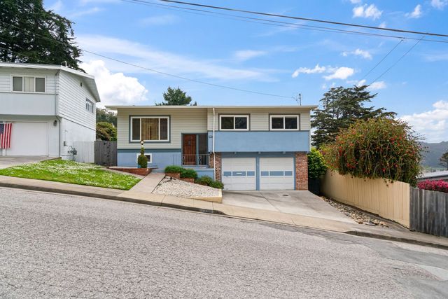 1004 Zamora Dr, Pacifica, CA 94044