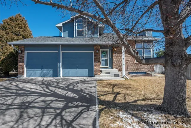 5510 La Vista Ct, Cheyenne, WY 82001