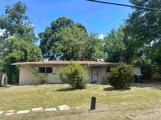 5040 W  Fairfield Dr, Pensacola, FL 32506