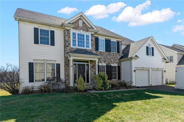 2364 Silvano Dr, Macungie, PA 18062