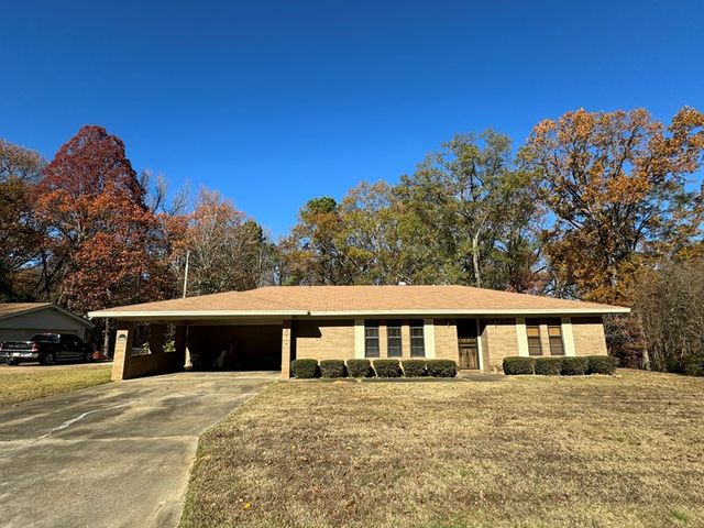 504 Herod Dr, Winona, MS 38967