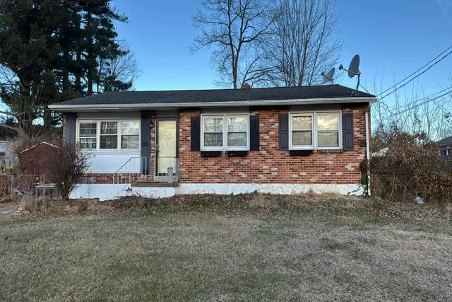 4 Bryant Ct, Newark, DE 19713
