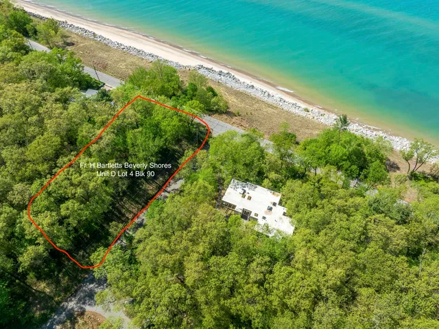 605 E  Lake Front Dr, Beverly Shores, IN 46301