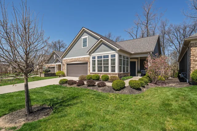 3832 Southbury Dr, Powell, OH 43065
