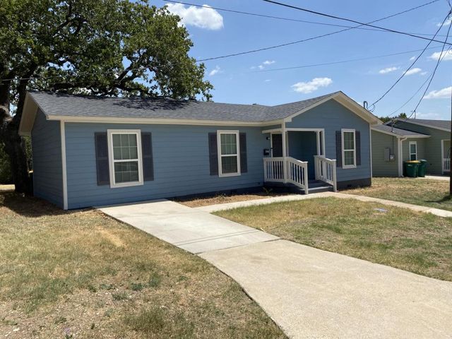 607 S  7th St, Gatesville, TX 76528