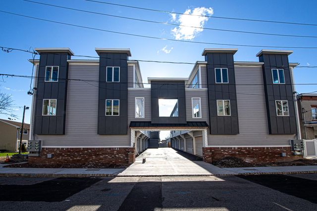 74-76 Essex St #2, Carteret, NJ 07008