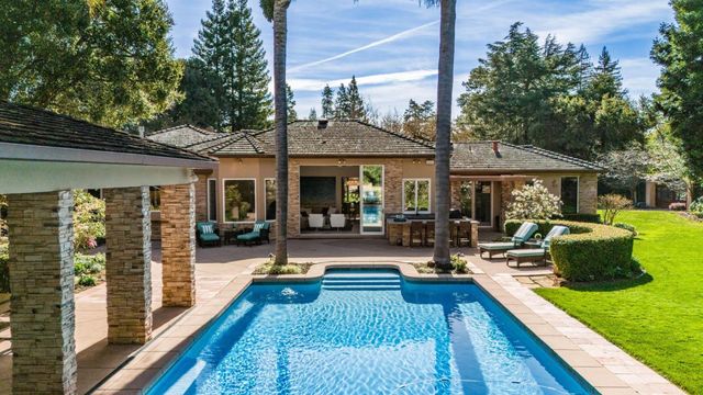 2 Lane Pl, Atherton, CA 94027