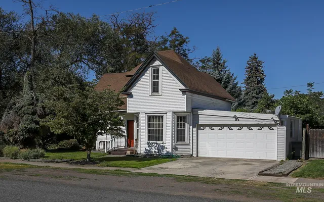190 9th St, Pomeroy, WA 99347