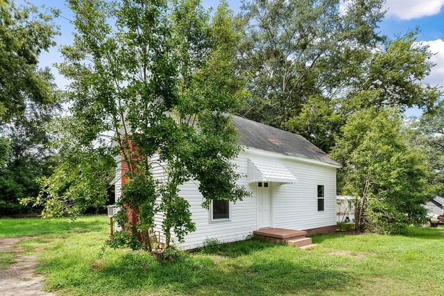 151 Ranch Rd, Laurens, SC 29360
