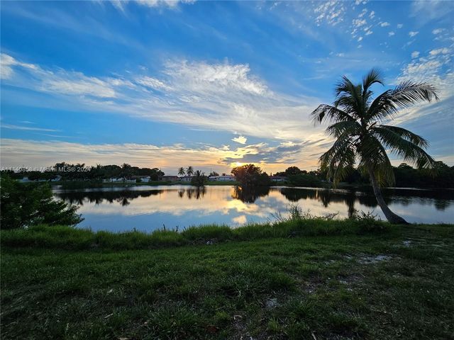 2737 NW 24th Ave, Fort Lauderdale, FL 33311