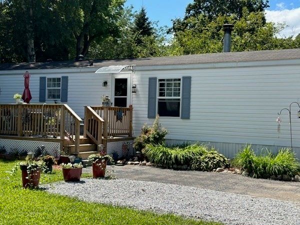 18 Maple St   #13, Pepperell, MA 01463