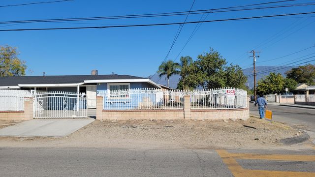 2400 W  1st Ave, San Bernardino, CA 92407