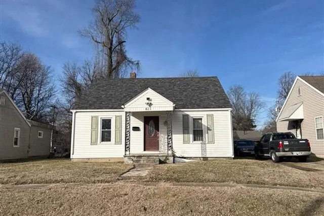611 Vernon Ave, Sikeston, MO 63801