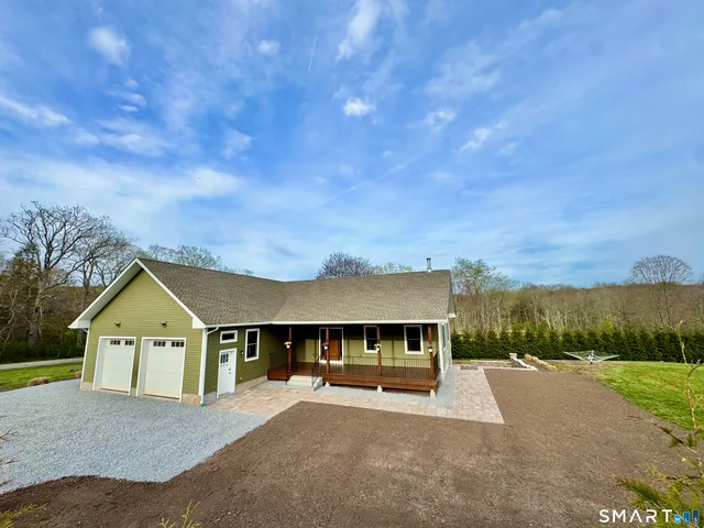 6 Clark Gates Road, Moodus, CT 06469