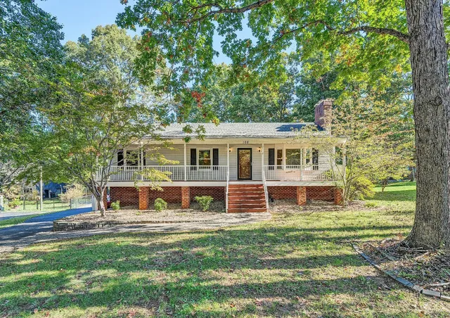 108 Minuteman Dr, Forest, VA 24551