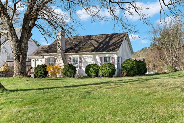 805 S  Main St, Lexington, VA 24450