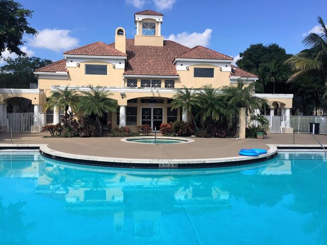 2460 NW 33rd St #1711, Fort Lauderdale, FL 33309