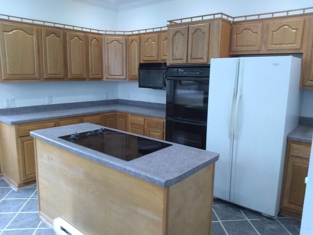 425 N  9th Ave E, Duluth, MN 55805