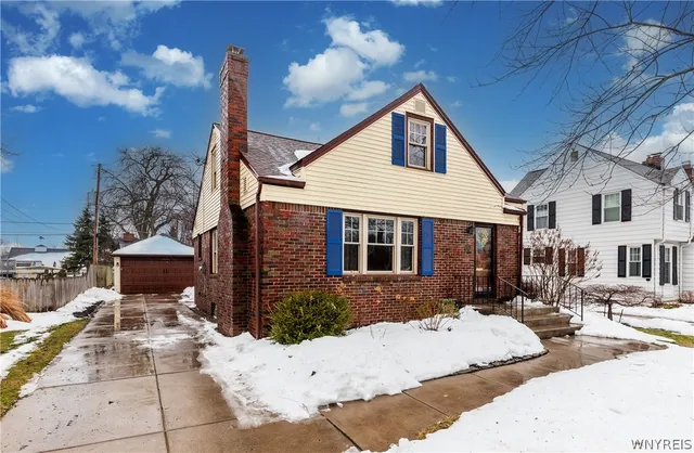 11 Colvinhurst Dr, Buffalo, NY 14223