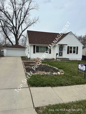 4114 Ardmore Rd, Des Moines, IA 50310