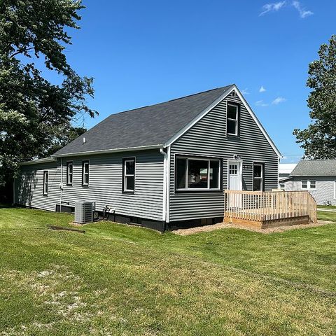 117 E  Pulaski St, Williamsville, IL 62693
