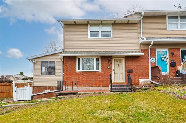 3365 S  2nd St, Whitehall, PA 18052
